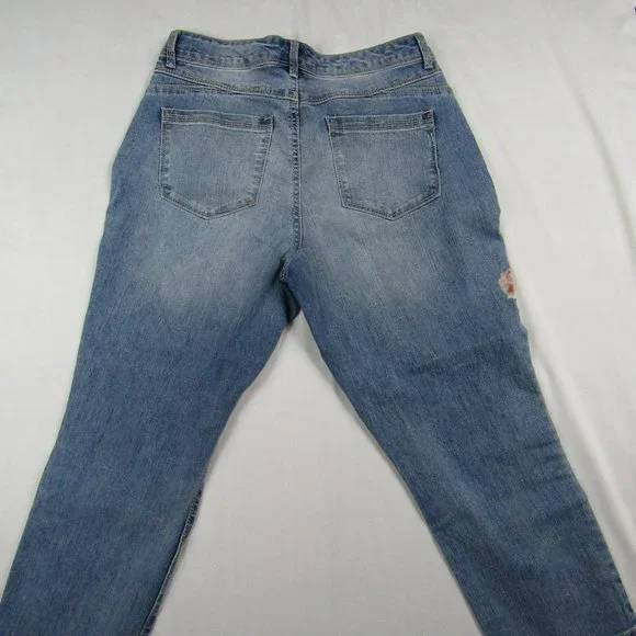 Bandolino | Capri | Size 6 | Floral Pattern | Women's | Jeans - Picture 5 of 6